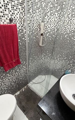 Casa para alugar com 160m², 2 quartos e 1 vaga Casa para alugar com 160m², 2 quartos e 1 vagaBanheiro da suíte