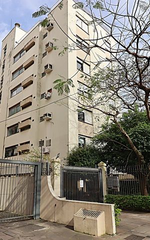 Apartamento à venda com 124m², 3 quartos e 2 vagasFachada