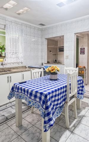 Casa à venda com 120m², 3 quartos e 2 vagas
