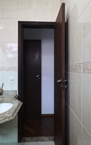 Casa à venda com 125m², 4 quartos e 4 vagasBanheiro da Suíte 1