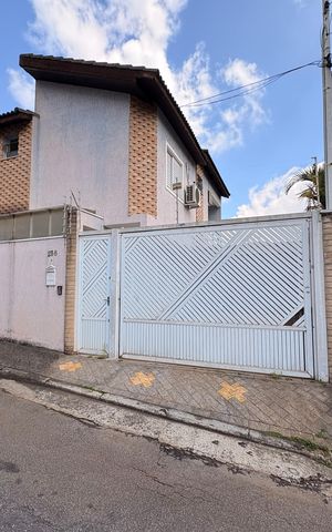 Casa à venda com 125m², 4 quartos e 4 vagasFachada 