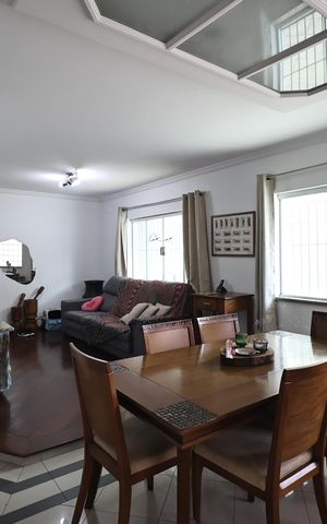 Casa à venda com 125m², 4 quartos e 4 vagasSala 