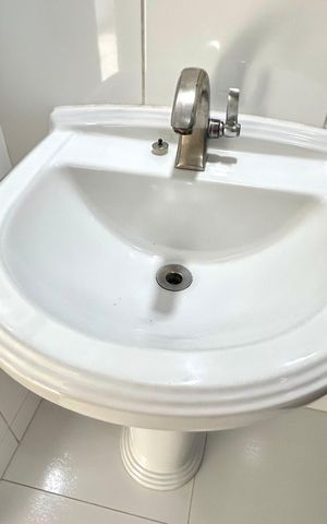 Casa à venda com 300m², 2 quartos e 4 vagasBanheiro