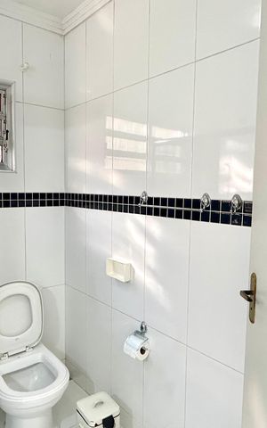 Casa à venda com 300m², 2 quartos e 4 vagasBanheiro