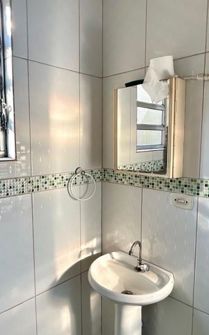 Casa à venda com 300m², 2 quartos e 4 vagasBanheiro 1