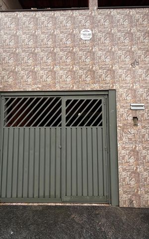 Casa para alugar com 100m², 2 quartos e 2 vagas Casa para alugar com 100m², 2 quartos e 2 vagasFachada