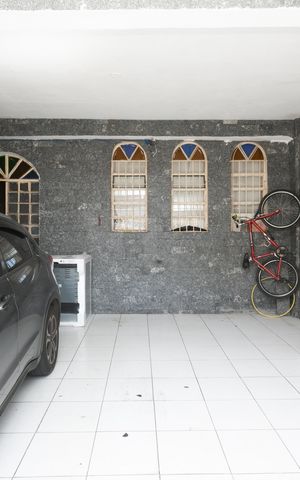 Casa à venda com 138m², 2 quartos e 2 vagas Casa à venda com 138m², 2 quartos e 2 vagasGaragem