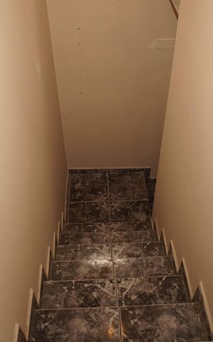 Casa para alugar com 324m², 3 quartos e sem vagaEscada