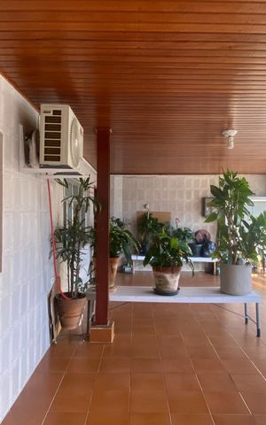 Casa à venda com 300m², 2 quartos e 3 vagasGaragem