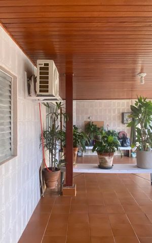 Casa à venda com 300m², 2 quartos e 3 vagasGaragem