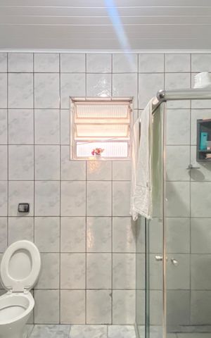 Casa à venda com 300m², 2 quartos e 3 vagasBanheiro