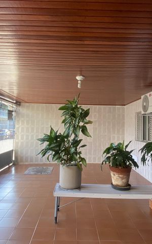 Casa à venda com 300m², 2 quartos e 3 vagasGaragem