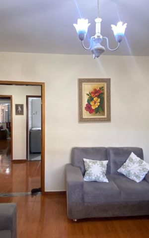 Casa à venda com 300m², 2 quartos e 3 vagasSala