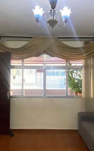 Casa à venda com 300m², 2 quartos e 3 vagasSala