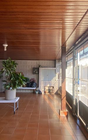 Casa à venda com 300m², 2 quartos e 3 vagasGaragem