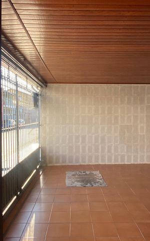 Casa à venda com 300m², 2 quartos e 3 vagasGaragem