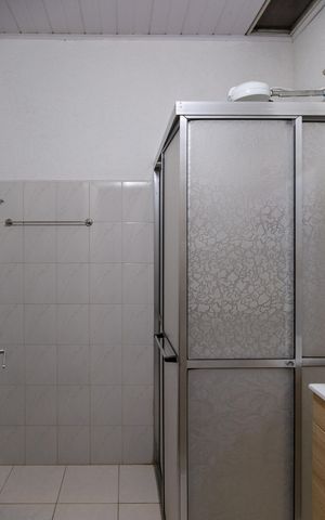 Casa à venda com 87m², 2 quartos e 2 vagasBanheiro