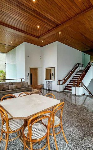 Apartamento à venda com 247m², 4 quartos e 3 vagas
