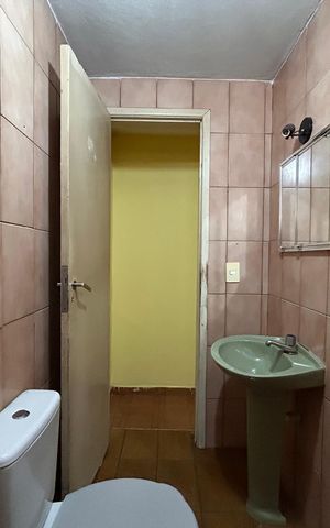 Casa para alugar com 150m², 1 quarto e sem vaga Casa para alugar com 150m², 1 quarto e sem vagaBanheiro