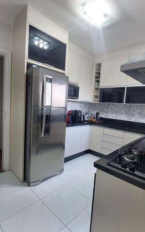 Apartamento à venda com 105m², 4 quartos e 2 vagas Apartamento à venda com 105m², 4 quartos e 2 vagasCozinha