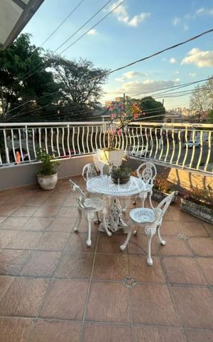 Casa à venda com 136m², 2 quartos e 2 vagas