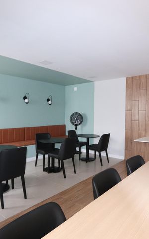 Apartamento à venda com 36m², 2 quartos e sem vagaÁrea comum - Salão de festas
