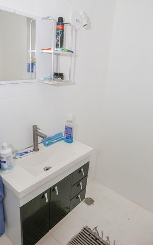 Casa à venda com 130m², 3 quartos e 1 vaga Casa à venda com 130m², 3 quartos e 1 vagaBanheiro