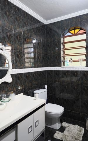 Casa para alugar com 300m², 3 quartos e 2 vagasBanheiro 2