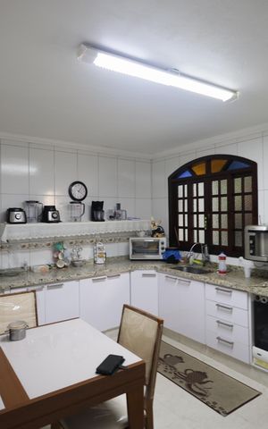 Casa para alugar com 300m², 3 quartos e 2 vagasCozinha