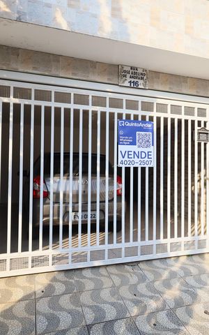Casa para alugar com 300m², 3 quartos e 2 vagasFachada
