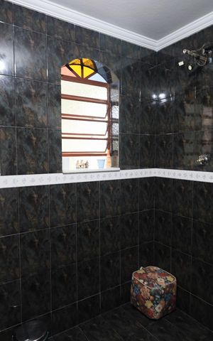 Casa para alugar com 300m², 3 quartos e 2 vagasBanheiro 2