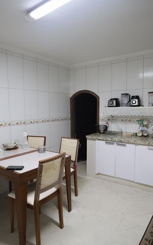 Casa para alugar com 300m², 3 quartos e 2 vagasCozinha