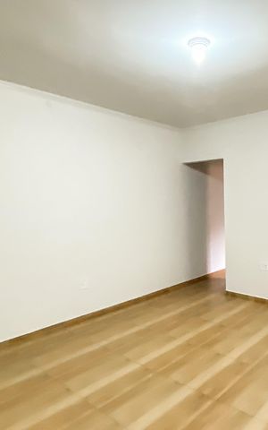 Casa para alugar com 230m², 4 quartos e 1 vaga Casa para alugar com 230m², 4 quartos e 1 vagaSala da casa 2