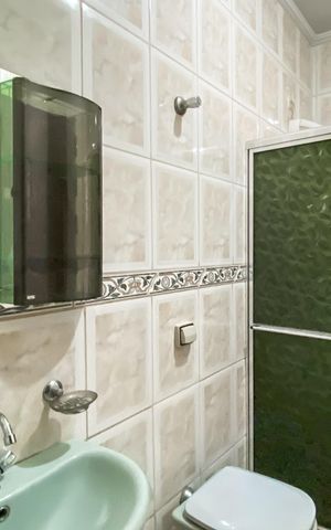 Casa para alugar com 230m², 4 quartos e 1 vaga Casa para alugar com 230m², 4 quartos e 1 vagaBanheiro