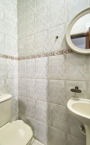 Casa para alugar com 230m², 4 quartos e 1 vaga Casa para alugar com 230m², 4 quartos e 1 vagaLavabo