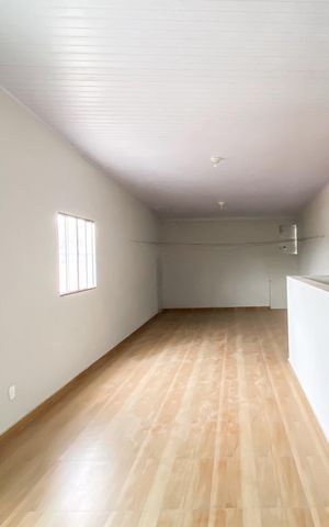 Casa para alugar com 230m², 4 quartos e 1 vaga Casa para alugar com 230m², 4 quartos e 1 vagaÁrea de Serviço