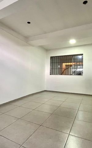 Casa à venda com 148m², 4 quartos e 1 vaga Casa à venda com 148m², 4 quartos e 1 vagaGaragem