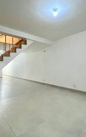 Casa à venda com 148m², 4 quartos e 1 vaga Casa à venda com 148m², 4 quartos e 1 vagaSala