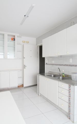 Apartamento para alugar com 102m², 2 quartos e 1 vagaCozinha - Armários