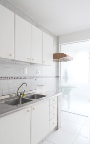 Apartamento para alugar com 102m², 2 quartos e 1 vagaCozinha - Armários