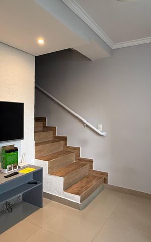 Casa para alugar com 75m², 2 quartos e 2 vagas Casa para alugar com 75m², 2 quartos e 2 vagasSala