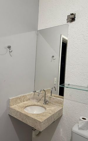 Casa para alugar com 75m², 2 quartos e 2 vagas Casa para alugar com 75m², 2 quartos e 2 vagasBanheiro Suíte