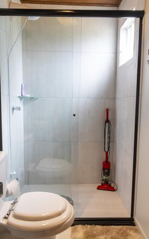 Casa de condomínio à venda com 260m², 3 quartos e 1 vaga Casa de condomínio à venda com 260m², 3 quartos e 1 vagaBanheiro