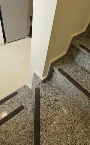 Apartamento à venda com 114m², 2 quartos e 2 vagasEscada