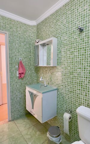 Apartamento à venda com 65m², 2 quartos e sem vaga Apartamento à venda com 65m², 2 quartos e sem vagaBanheiro