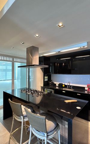Apartamento para alugar com 157m², 2 quartos e 3 vagas Apartamento para alugar com 157m², 2 quartos e 3 vagasCozinha