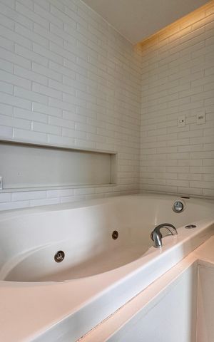 Apartamento para alugar com 157m², 2 quartos e 3 vagas Apartamento para alugar com 157m², 2 quartos e 3 vagasSuíte 1 - Banheiro