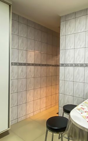 Casa à venda com 192m², 4 quartos e 2 vagas Casa à venda com 192m², 4 quartos e 2 vagasCozinha