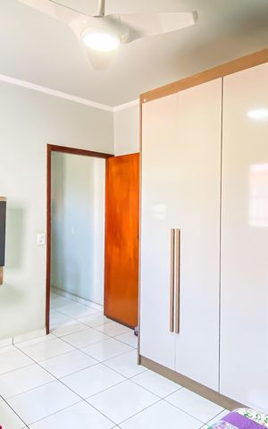 Casa à venda com 192m², 4 quartos e 2 vagas Casa à venda com 192m², 4 quartos e 2 vagasSuite