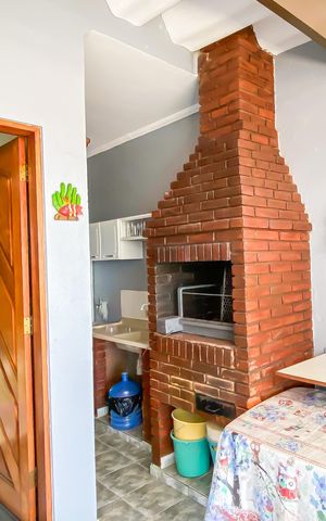 Casa à venda com 192m², 4 quartos e 2 vagas Casa à venda com 192m², 4 quartos e 2 vagasVaranda